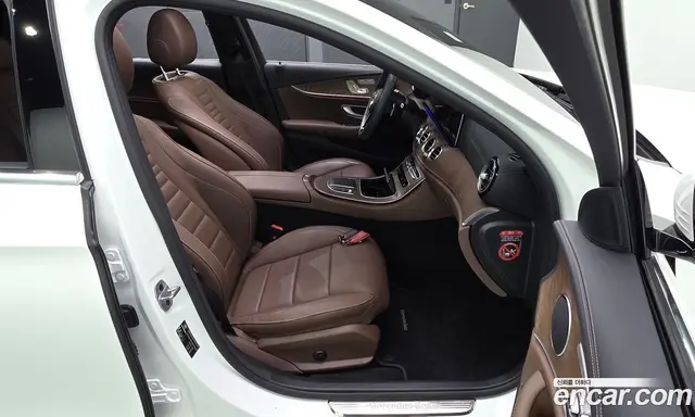 Mercedes-Benz E-Class 2023 2.0 автомат (гидро), миниатюра 12