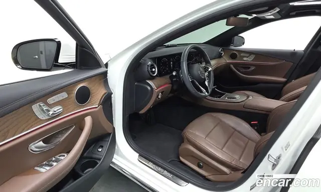 Mercedes-Benz E-Class 2023 2.0 автомат (гидро), миниатюра 10 Mercedes-Benz E-Class 2023 2.0 автомат (гидро), миниатюра 10