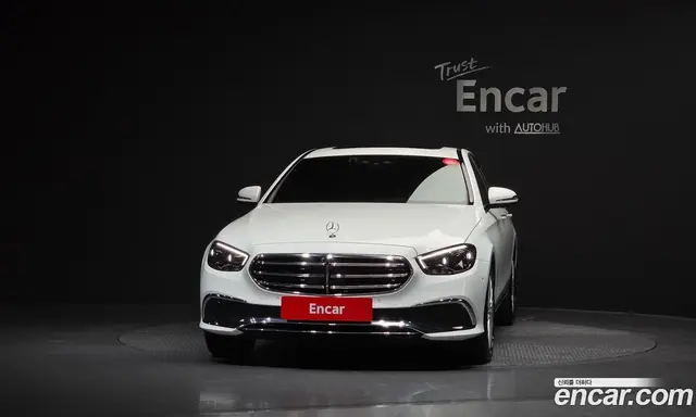 Mercedes-Benz E-Class 2023 2.0 автомат (гидро), миниатюра 3