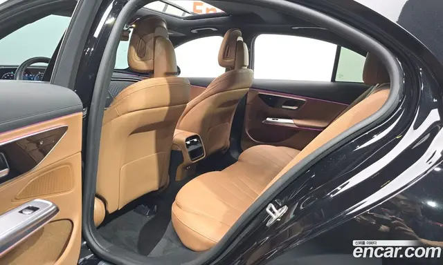 Mercedes-Benz E-Class 2024 2.0 автомат (гидро), миниатюра 11 Mercedes-Benz E-Class 2024 2.0 автомат (гидро), миниатюра 11