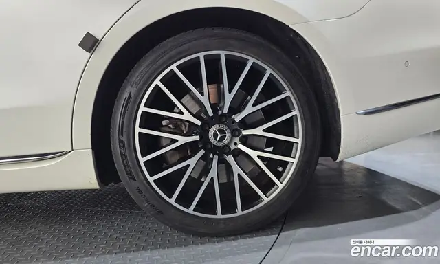 Mercedes-Benz S-Class 2022 4.0 автомат (гидро), миниатюра 7