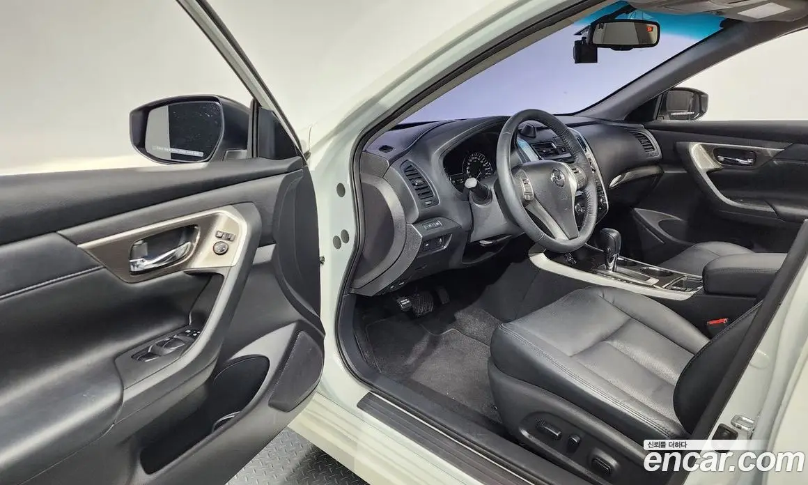 Nissan Altima 2015 2.5 автомат (гидро), фото 10 Nissan Altima 2015 2.5 автомат (гидро), фото 10