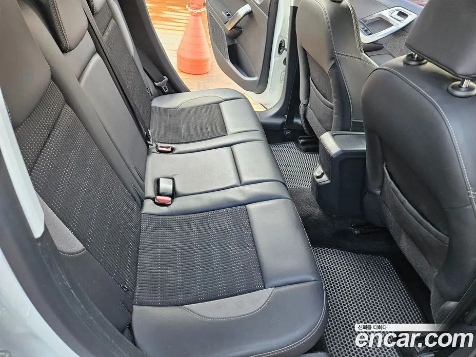 Peugeot 2008 2015 1.6 автомат (гидро), фото 12 Peugeot 2008 2015 1.6 автомат (гидро), фото 12