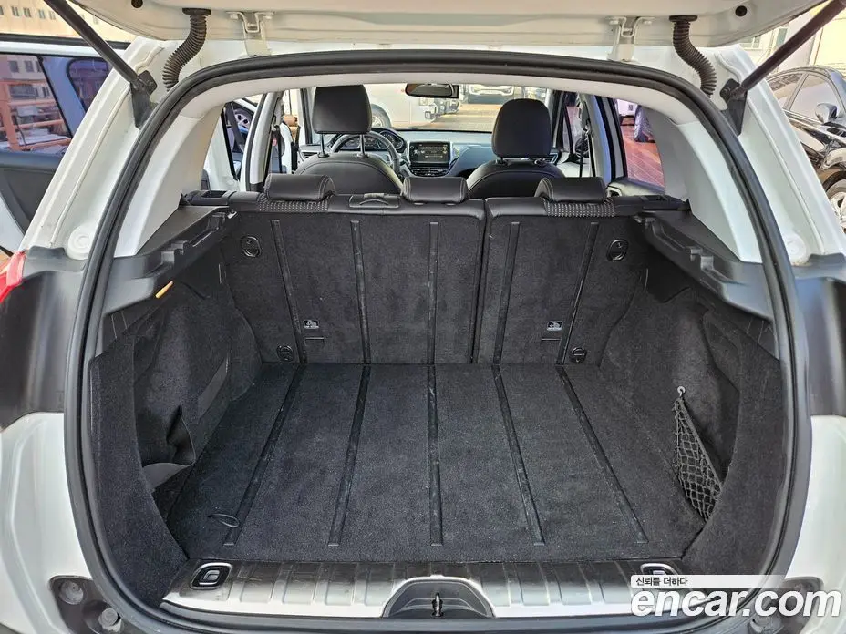 Peugeot 2008 2015 1.6 автомат (гидро), фото 13 Peugeot 2008 2015 1.6 автомат (гидро), фото 13