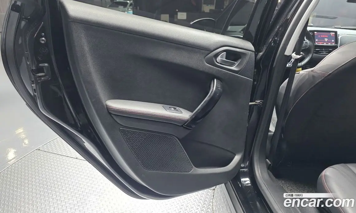 Peugeot 2008 2019 1.5 автомат (гидро), фото 15 Peugeot 2008 2019 1.5 автомат (гидро), фото 15