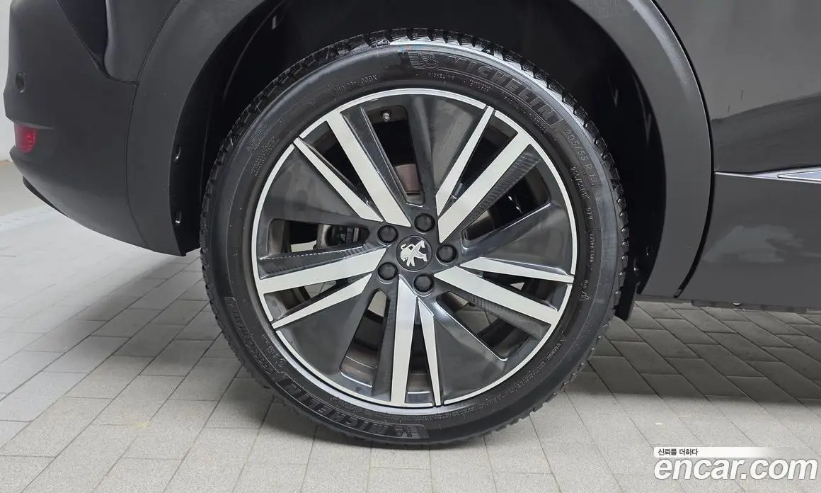 Peugeot 5008 2023 1.5 автомат (гидро), фото 5