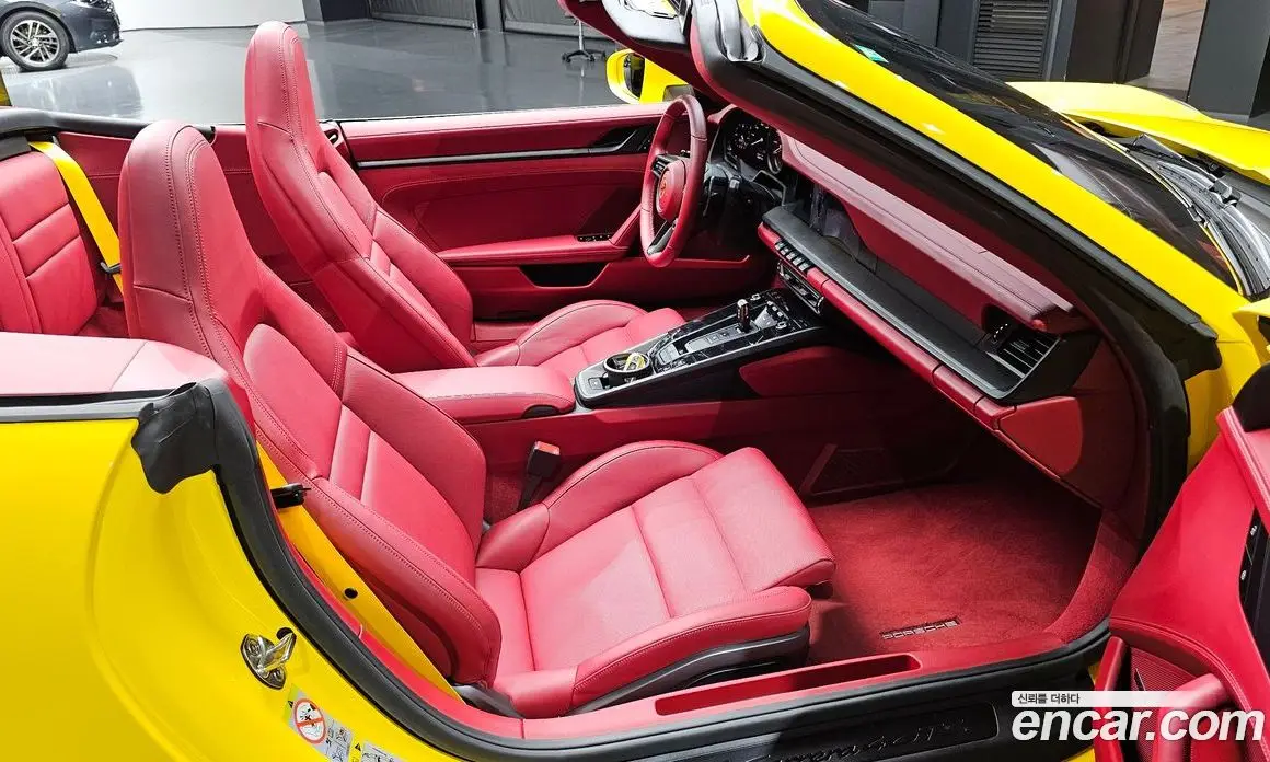 Porsche 911 2023 3.0 автомат (гидро), фото 16
