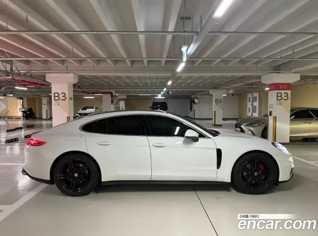 Porsche Panamera 2018 3.0 автомат (гидро), миниатюра 3 Porsche Panamera 2018 3.0 автомат (гидро), миниатюра 3