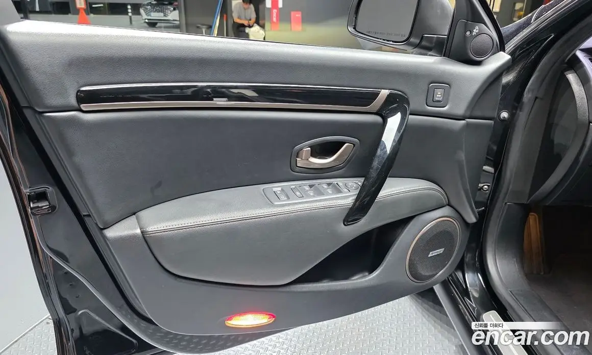 Renault (Samsung) SM7 2015 2.5 автомат (гидро), фото 14 Renault (Samsung) SM7 2015 2.5 автомат (гидро), фото 14