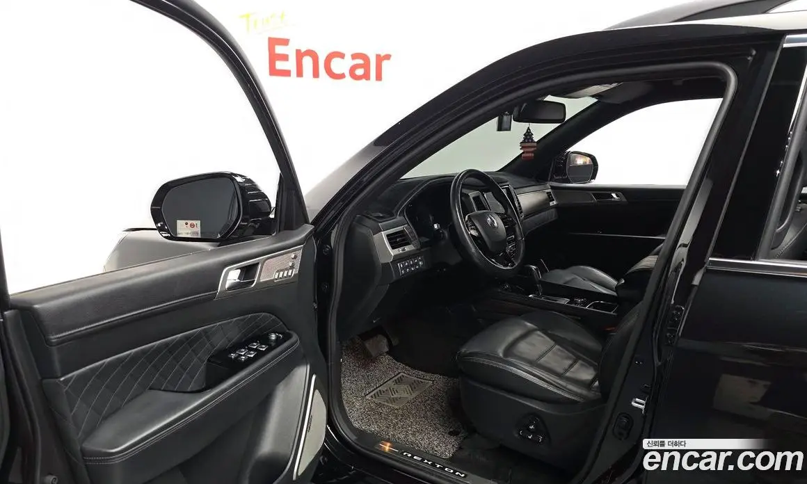 SsangYong Rexton 2018 2.2 автомат (гидро), фото 10 SsangYong Rexton 2018 2.2 автомат (гидро), фото 10