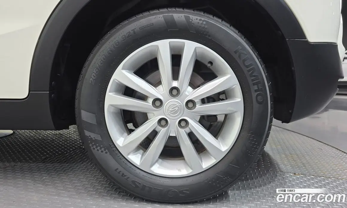 SsangYong TIBOLI 2015 1.6 автомат (гидро), фото 5 SsangYong TIBOLI 2015 1.6 автомат (гидро), фото 5