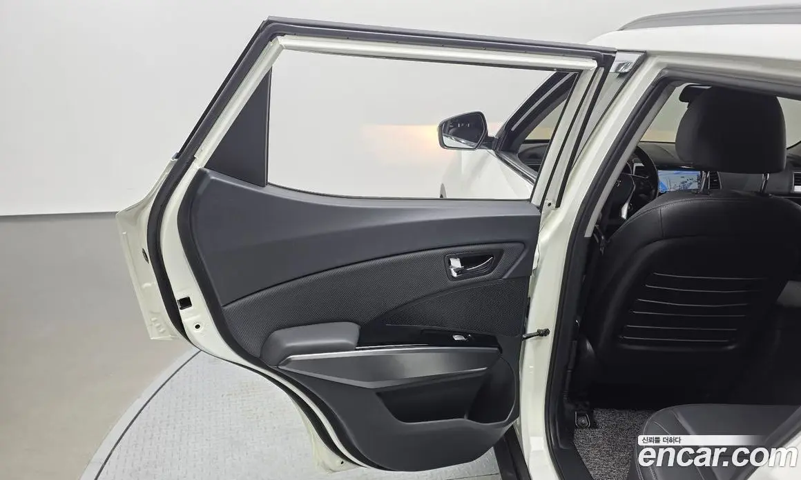 SsangYong TIBOLI 2018 1.6 автомат (гидро), фото 15
