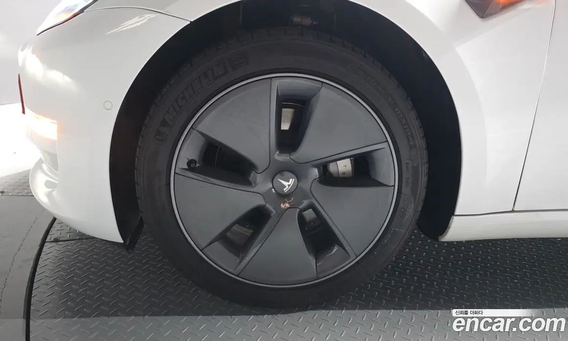 Tesla Model 3 2022 0.2 автомат (гидро), фото 4 Tesla Model 3 2022 0.2 автомат (гидро), фото 4