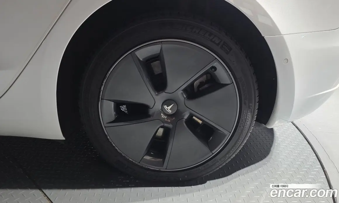 Tesla Model 3 2022 0.2 автомат (гидро), фото 6 Tesla Model 3 2022 0.2 автомат (гидро), фото 6