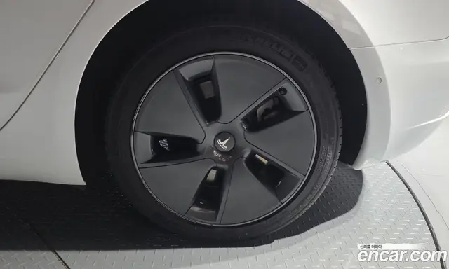 Tesla Model 3 2022 0.2 автомат (гидро), миниатюра 6 Tesla Model 3 2022 0.2 автомат (гидро), миниатюра 6