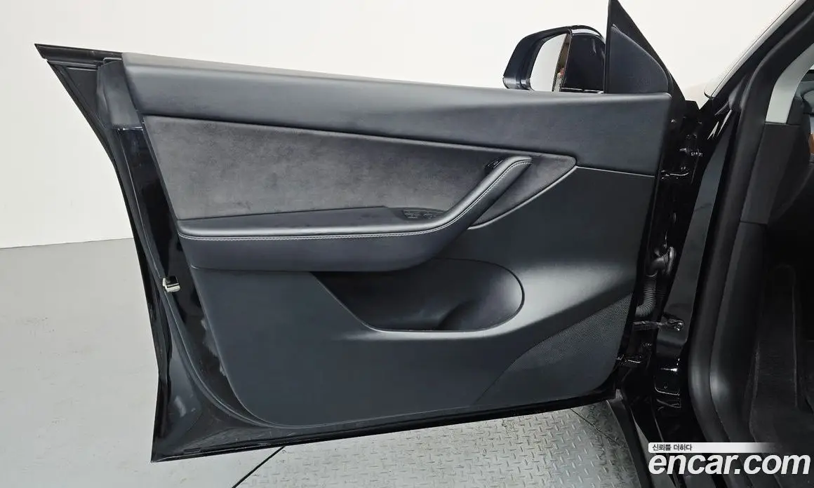 Tesla Model Y 2022 0.2 автомат (гидро), фото 14