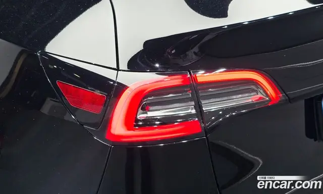 Tesla Model Y 2022 0.2 автомат (гидро), миниатюра 9