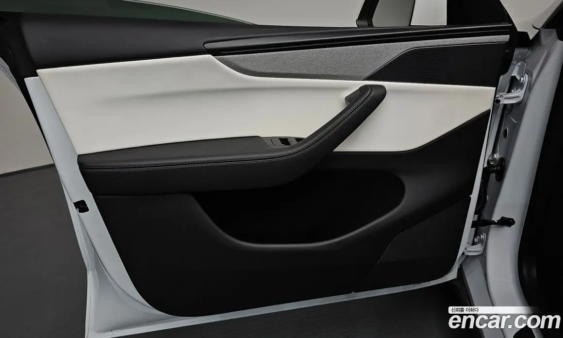 Tesla Model Y 2025 0.2 автомат (гидро), фото 13 Tesla Model Y 2025 0.2 автомат (гидро), фото 13