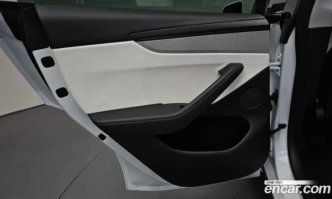 Tesla Model Y 2025 0.2 автомат (гидро), фото 14 Tesla Model Y 2025 0.2 автомат (гидро), фото 14