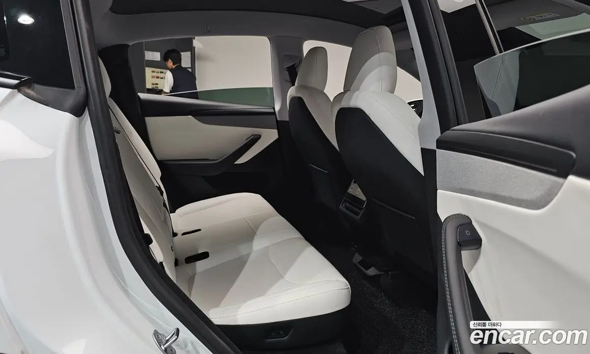 Tesla Model Y 2025 0.2 автомат (гидро), фото 16 Tesla Model Y 2025 0.2 автомат (гидро), фото 16