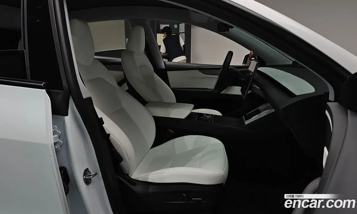 Tesla Model Y 2025 0.2 автомат (гидро), фото 17 Tesla Model Y 2025 0.2 автомат (гидро), фото 17