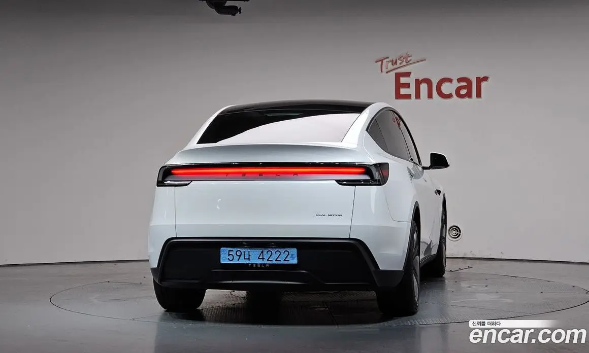 Tesla Model Y 2025 0.2 автомат (гидро), фото 3 Tesla Model Y 2025 0.2 автомат (гидро), фото 3