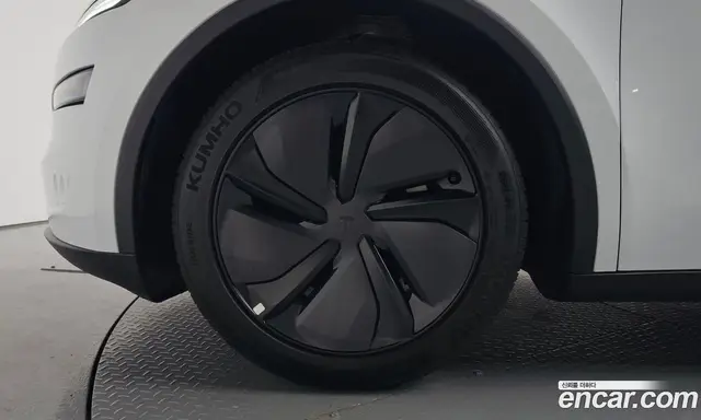 Tesla Model Y 2025 0.2 автомат (гидро), миниатюра 4 Tesla Model Y 2025 0.2 автомат (гидро), миниатюра 4