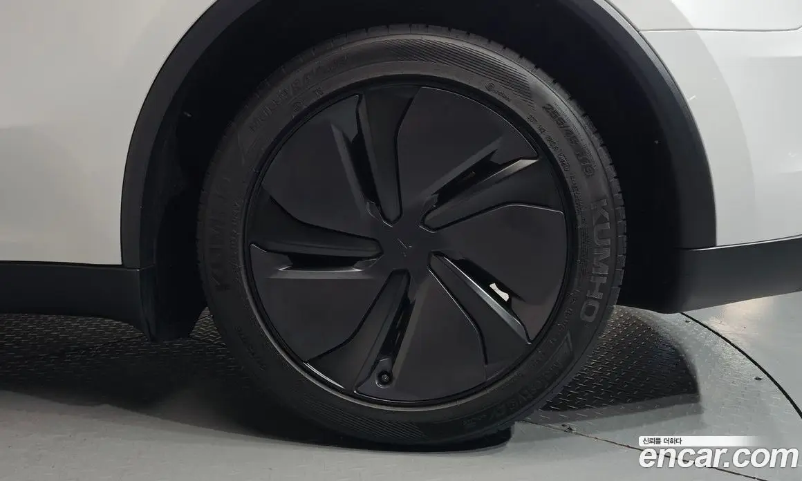 Tesla Model Y 2025 0.2 автомат (гидро), фото 6 Tesla Model Y 2025 0.2 автомат (гидро), фото 6