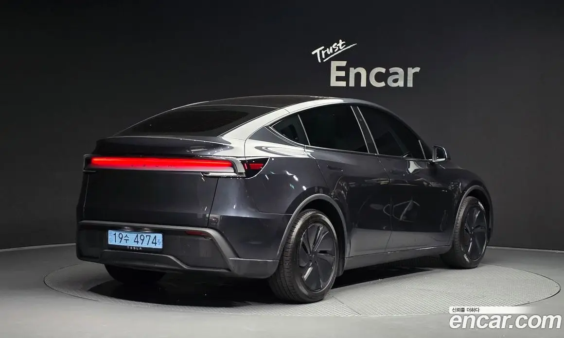 Tesla Model Y 2025 0.2 автомат (гидро), фото 2 Tesla Model Y 2025 0.2 автомат (гидро), фото 2