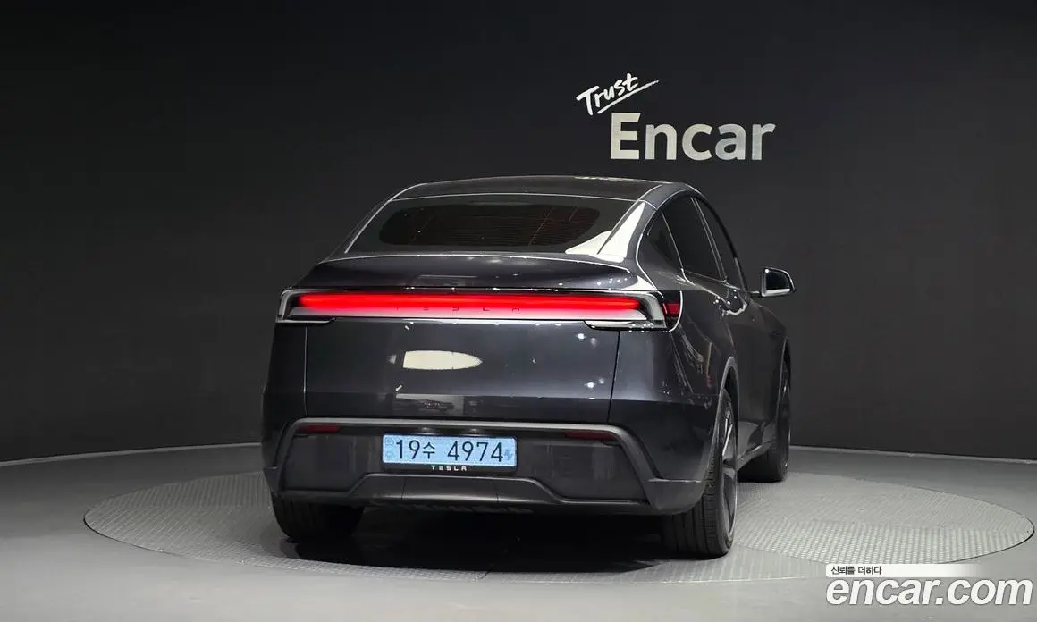 Tesla Model Y 2025 0.2 автомат (гидро), фото 4 Tesla Model Y 2025 0.2 автомат (гидро), фото 4