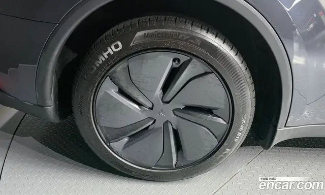 Tesla Model Y 2025 0.2 автомат (гидро), миниатюра 5 Tesla Model Y 2025 0.2 автомат (гидро), миниатюра 5