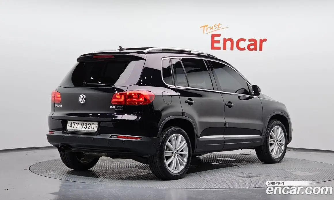 Volkswagen Tiguan 2015 2.0 автомат (гидро), фото 2 Volkswagen Tiguan 2015 2.0 автомат (гидро), фото 2