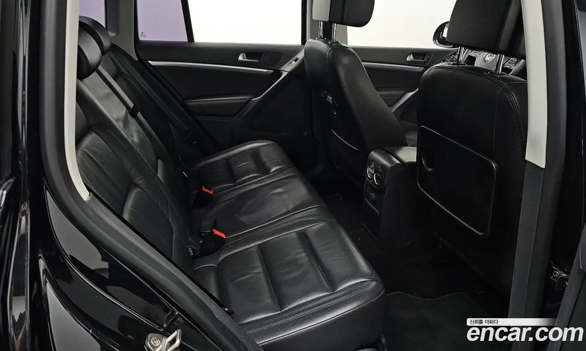Volkswagen Tiguan 2015 2.0 автомат (гидро), фото 11 Volkswagen Tiguan 2015 2.0 автомат (гидро), фото 11