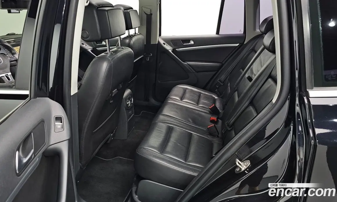 Volkswagen Tiguan 2015 2.0 автомат (гидро), фото 12 Volkswagen Tiguan 2015 2.0 автомат (гидро), фото 12