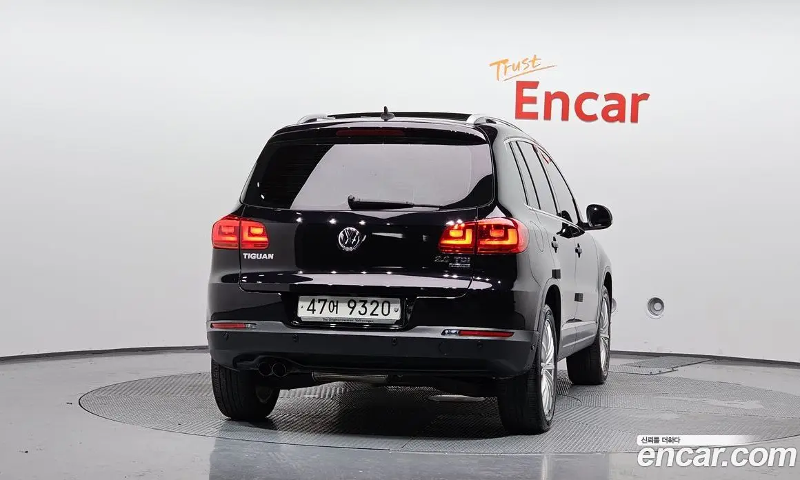 Volkswagen Tiguan 2015 2.0 автомат (гидро), фото 4 Volkswagen Tiguan 2015 2.0 автомат (гидро), фото 4