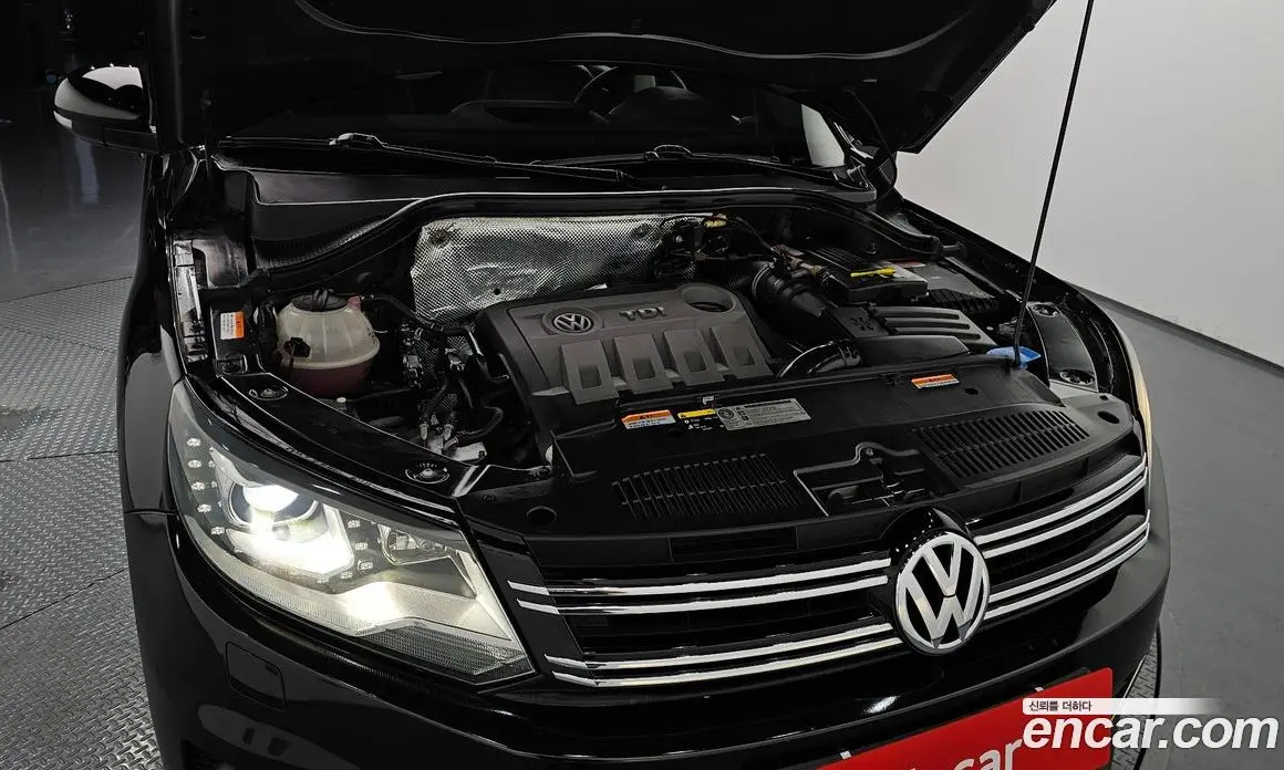 Volkswagen Tiguan 2015 2.0 автомат (гидро), фото 6 Volkswagen Tiguan 2015 2.0 автомат (гидро), фото 6