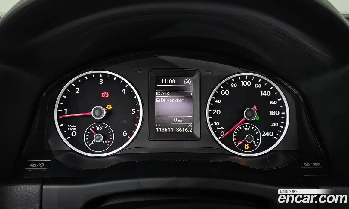 Volkswagen Tiguan 2015 2.0 автомат (гидро), фото 8 Volkswagen Tiguan 2015 2.0 автомат (гидро), фото 8