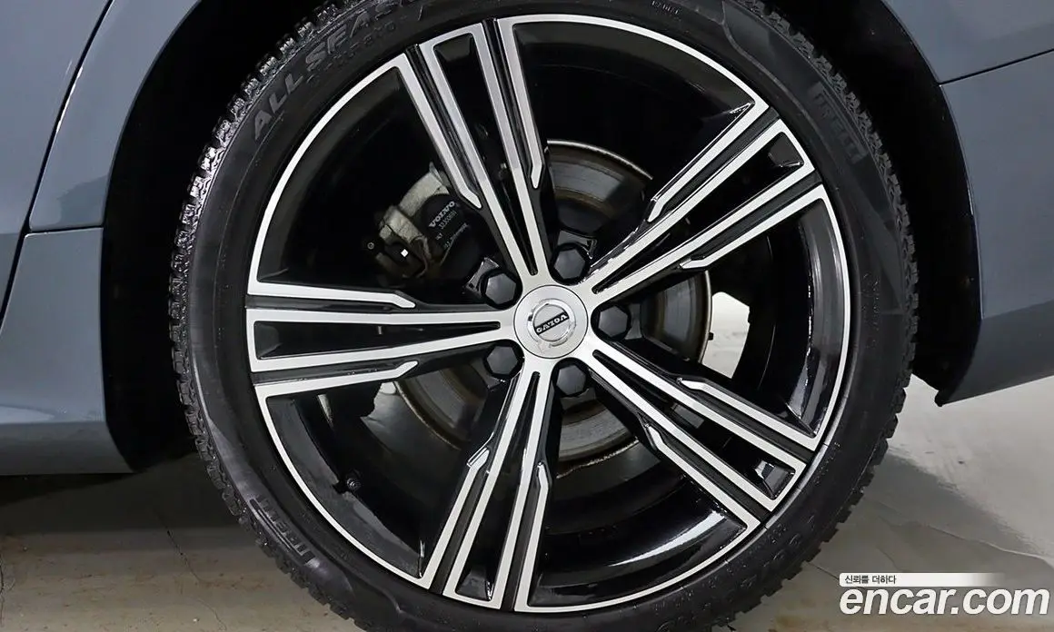 Volvo S60 2020 2.0 автомат (гидро), фото 6 Volvo S60 2020 2.0 автомат (гидро), фото 6