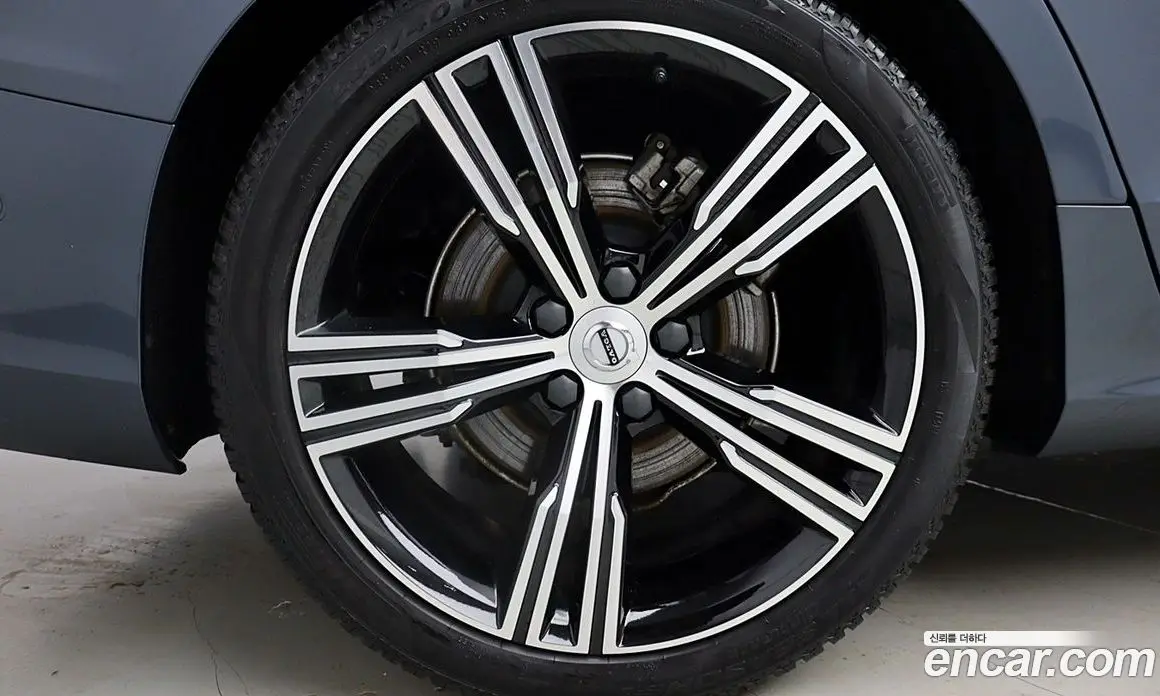 Volvo S60 2020 2.0 автомат (гидро), фото 7 Volvo S60 2020 2.0 автомат (гидро), фото 7