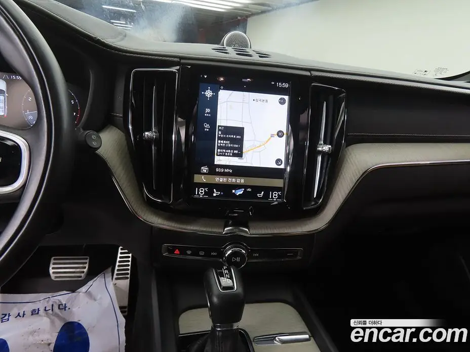 Volvo XC60 2017 2.0 автомат (гидро), фото 11 Volvo XC60 2017 2.0 автомат (гидро), фото 11