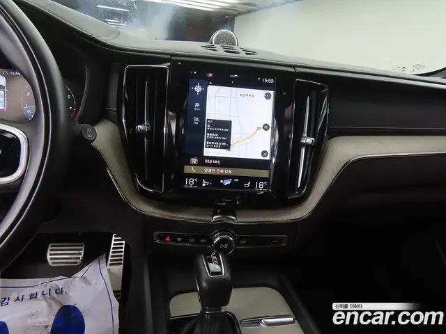 Volvo XC60 2017 2.0 автомат (гидро), миниатюра 11 Volvo XC60 2017 2.0 автомат (гидро), миниатюра 11
