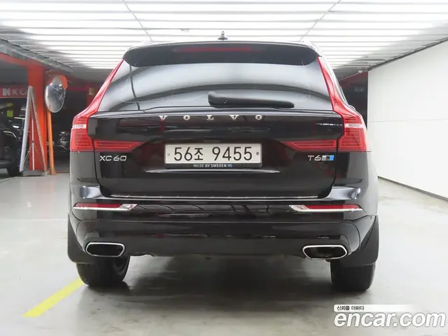 Volvo XC60 2017 2.0 автомат (гидро), миниатюра 3 Volvo XC60 2017 2.0 автомат (гидро), миниатюра 3