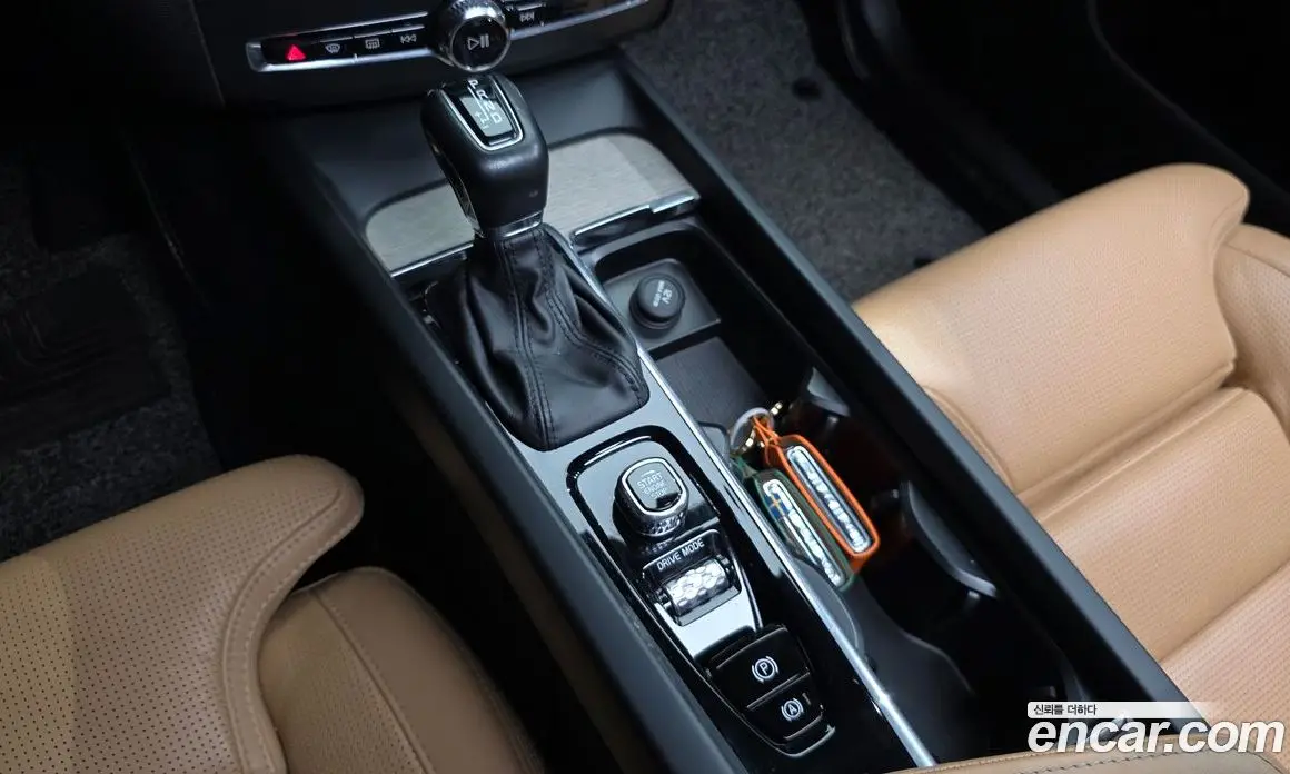 Volvo XC60 2019 2.0 автомат (гидро), фото 11 Volvo XC60 2019 2.0 автомат (гидро), фото 11