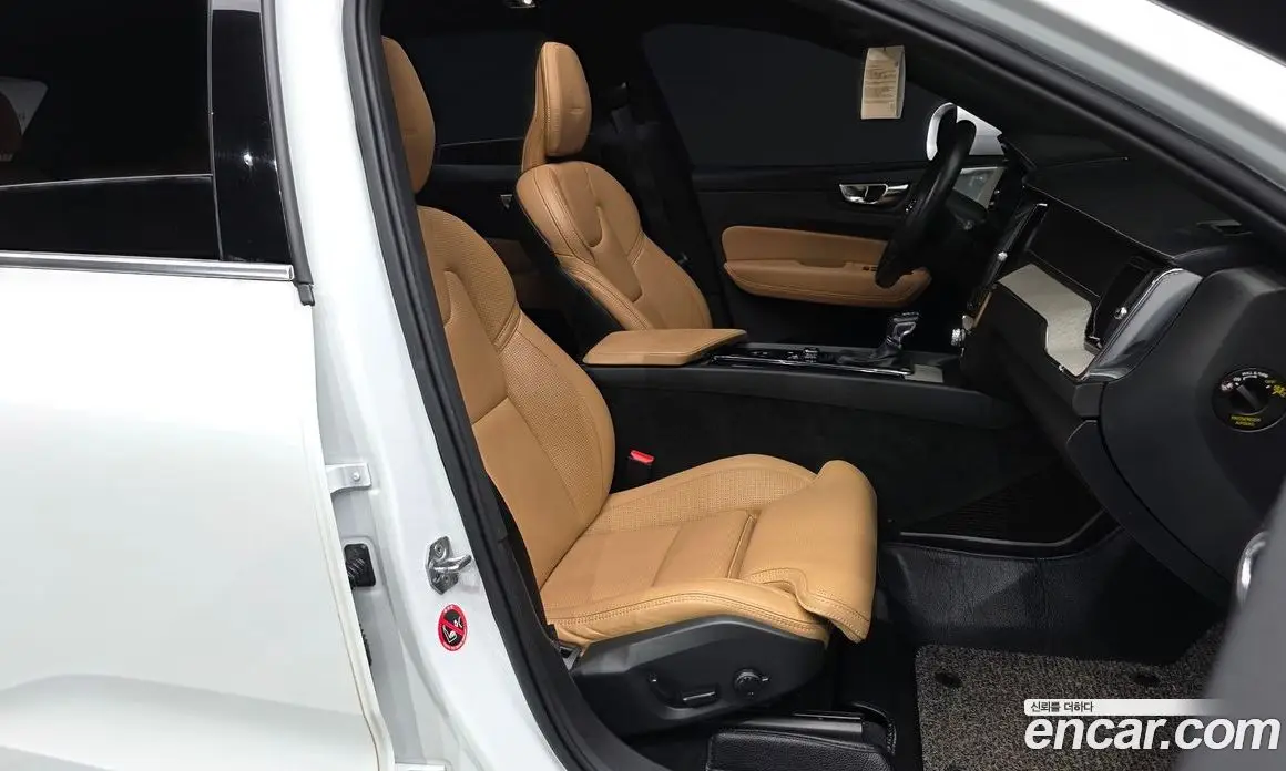 Volvo XC60 2019 2.0 автомат (гидро), фото 16 Volvo XC60 2019 2.0 автомат (гидро), фото 16