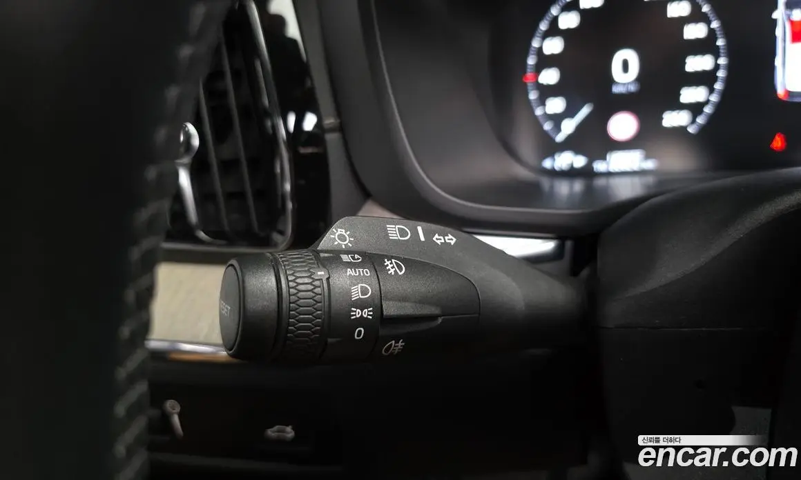 Volvo XC60 2019 2.0 автомат (гидро), фото 32 Volvo XC60 2019 2.0 автомат (гидро), фото 32