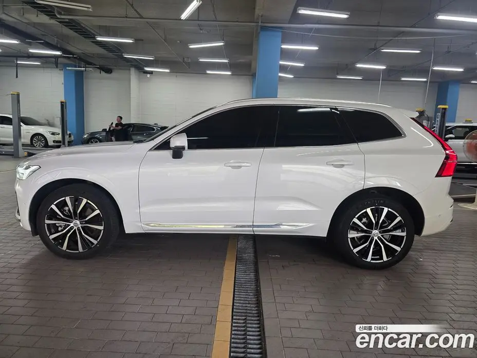 Volvo XC60 2024 2.0 автомат (гидро), фото 3 Volvo XC60 2024 2.0 автомат (гидро), фото 3