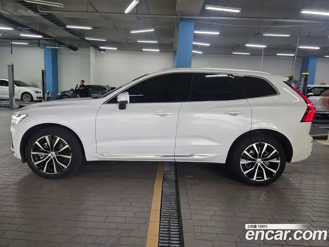 Volvo XC60 2024 2.0 автомат (гидро), миниатюра 3 Volvo XC60 2024 2.0 автомат (гидро), миниатюра 3