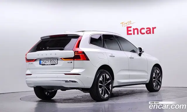 Volvo XC60 2026 2.0 автомат (гидро), миниатюра 2