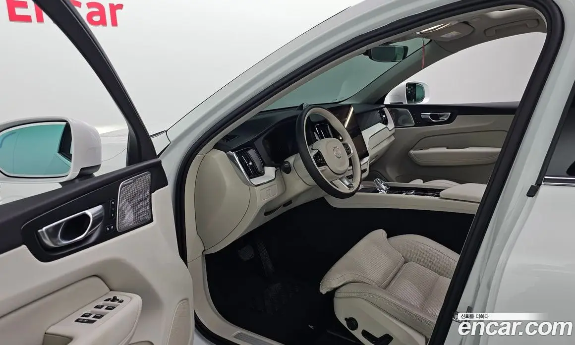 Volvo XC60 2026 2.0 автомат (гидро), фото 13