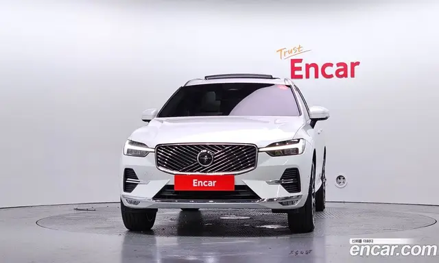 Volvo XC60 2026 2.0 автомат (гидро), миниатюра 3